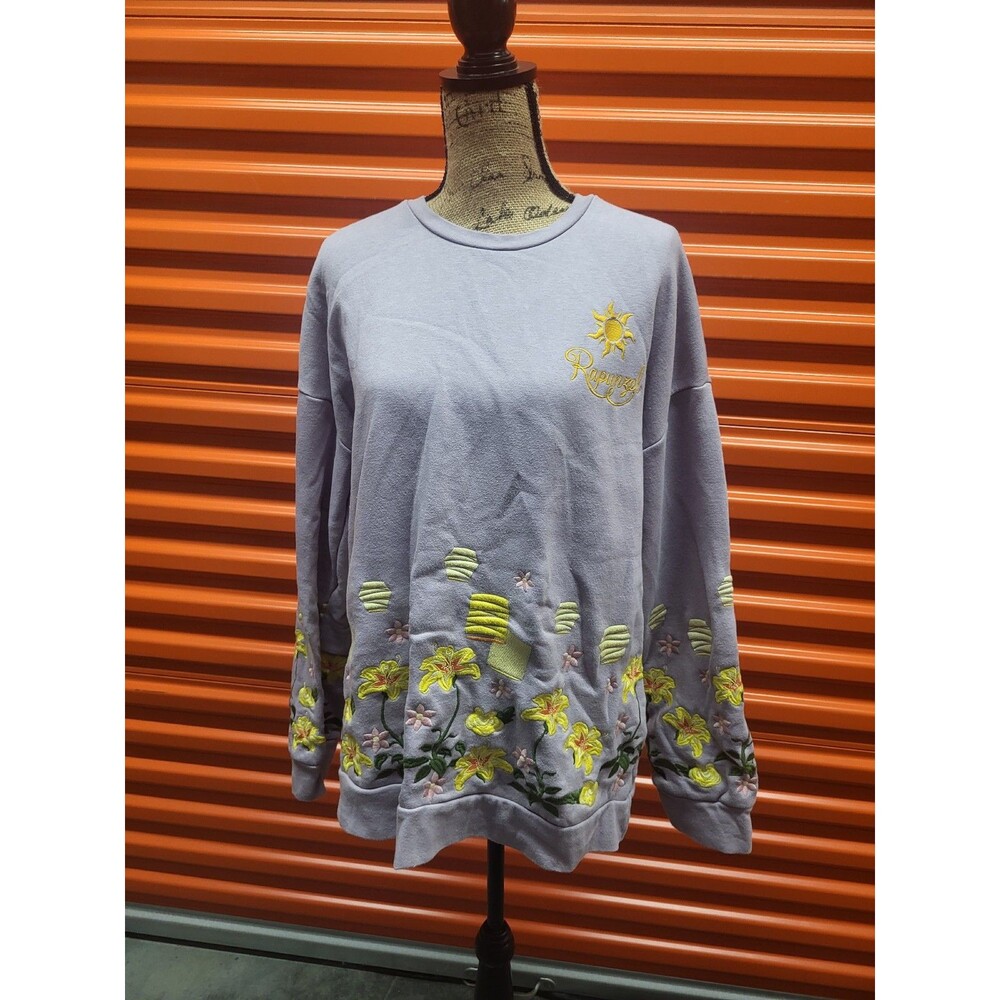 Disney Princess Tangled Rapunzel Embroidered Crewneck XL